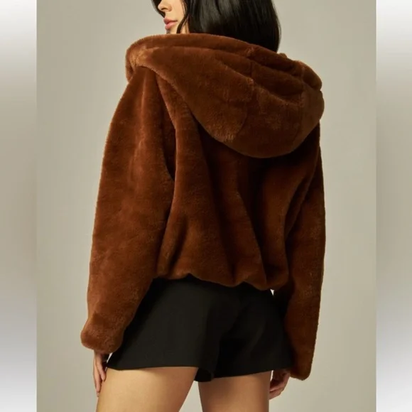 FOXY PLUSH FAUX FUR HOODED JACKET - TEDDY BEAR - Picture 2 of 4